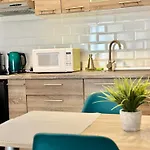 By Casa Del Mar Apartment