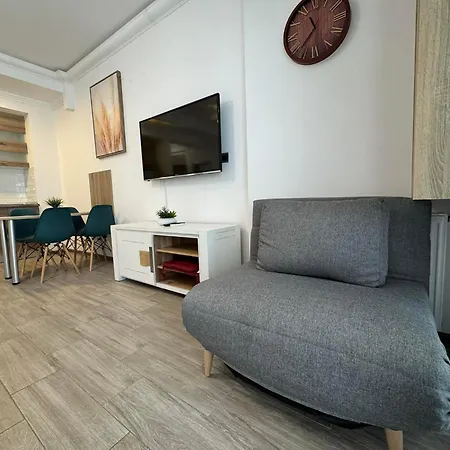 By Casa Del Mar Apartment
