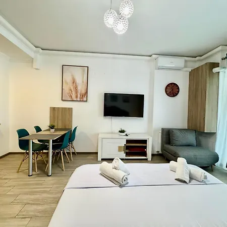 By Casa Del Mar *