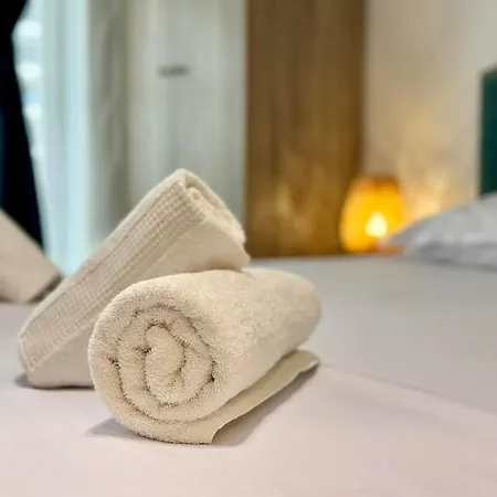 By Casa Del Mar