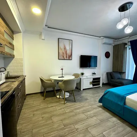 By Casa Del Mar